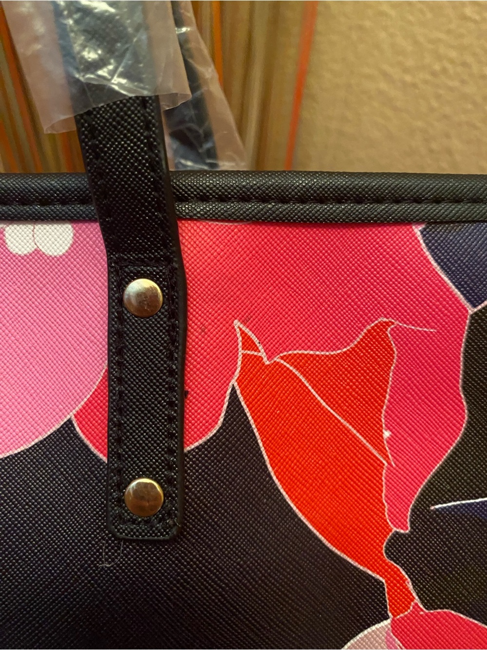 Trina Turk - NEW - Red, Navy and Pink Floral Tote Bag with matching wristlet - Picture 14 of 16